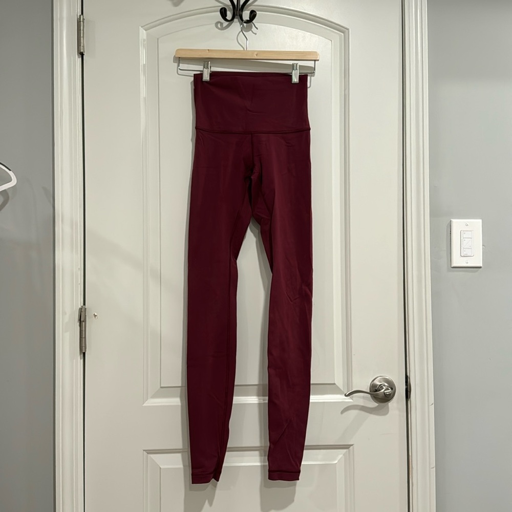 Women’s Lululemon maroon high waisted wonder under leggings size 4
